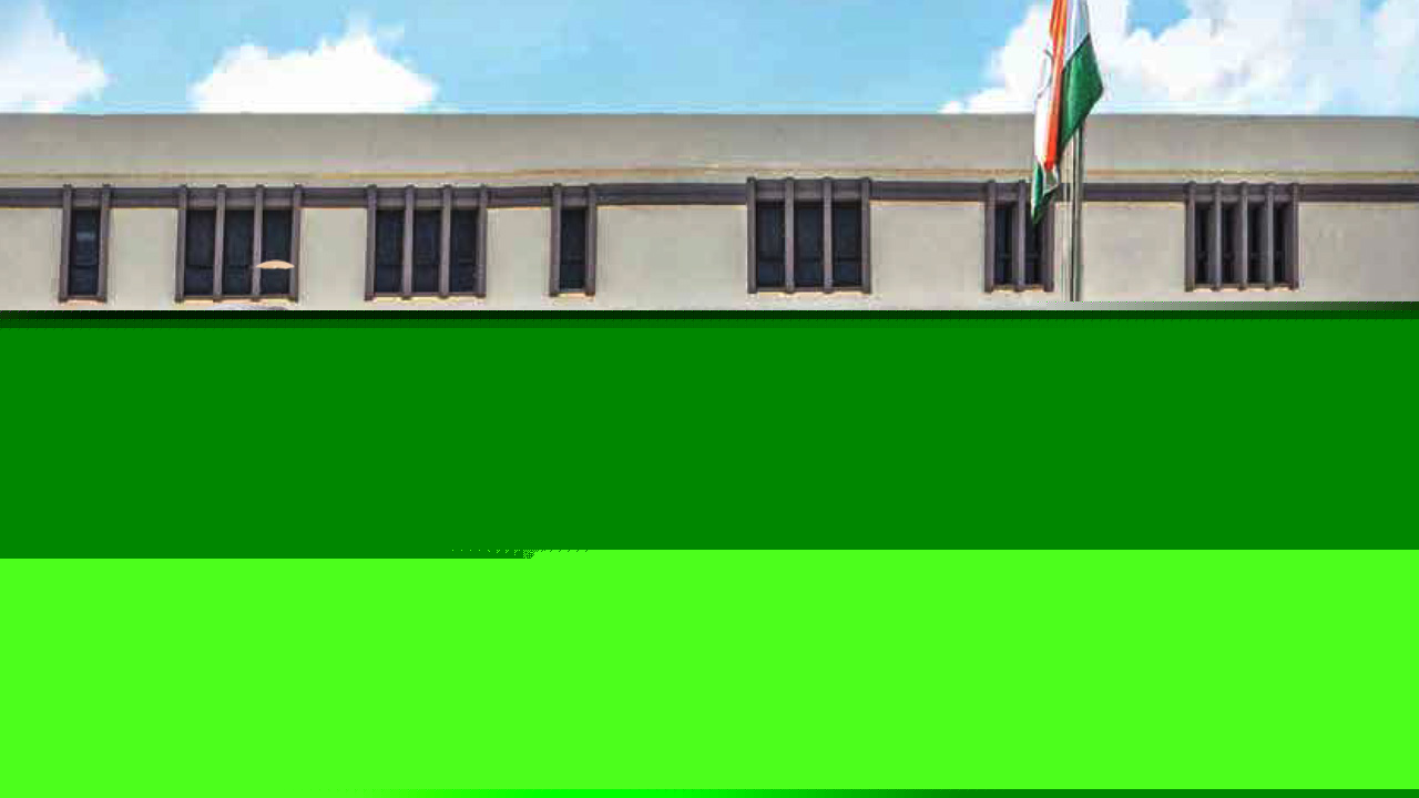 'Employees Can't Be Left On Inferior Terms For Decades': Delhi High Court Directs Jamia, UGC To Examine Pay Parity Claims