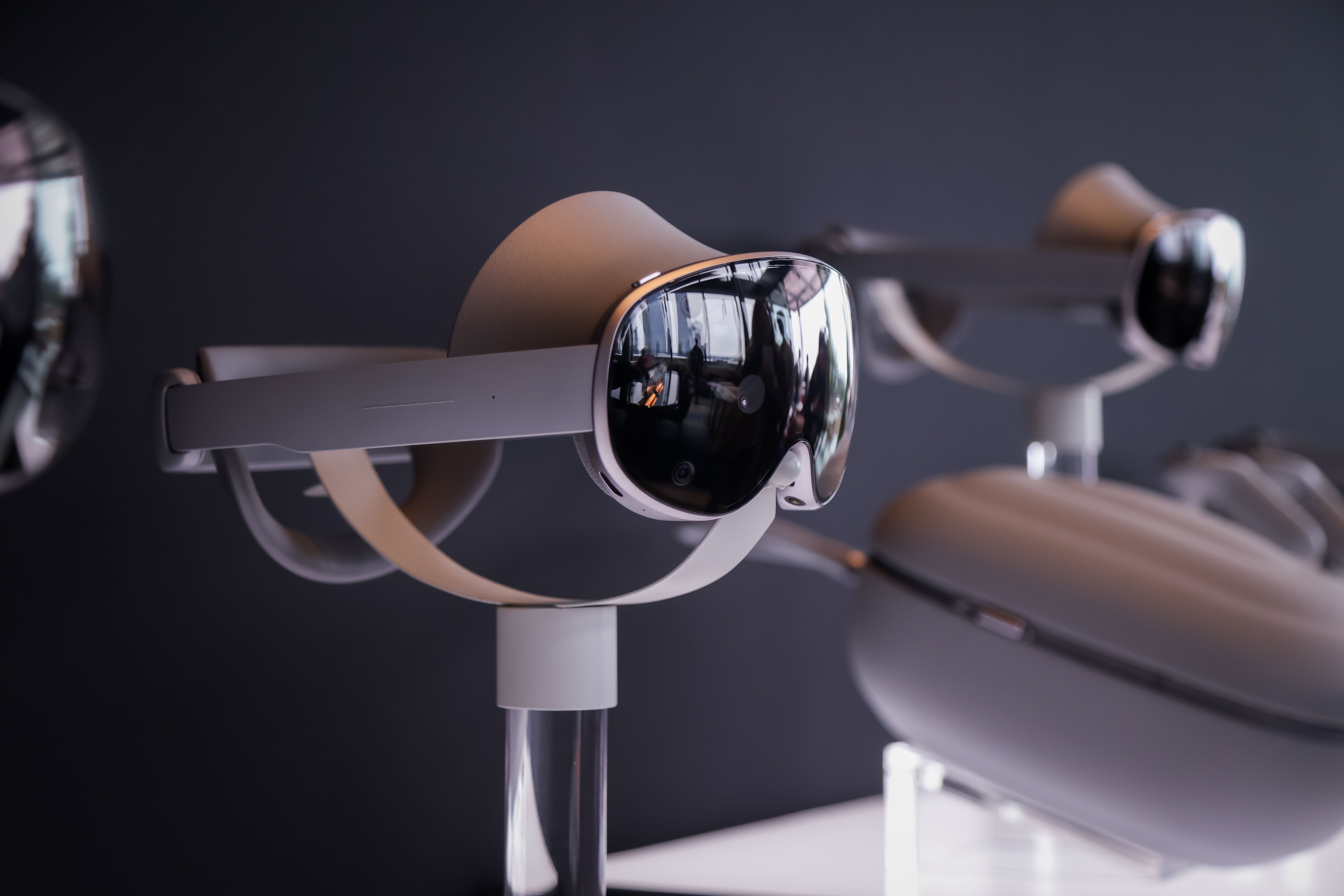 Samsung Unveils Galaxy XR Headset at Half the Price of Apple’s Vision Pro