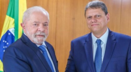 Governos Tarcísio e Lula trocam farpas em crise do metanol e voltam a disputar visibilidade política