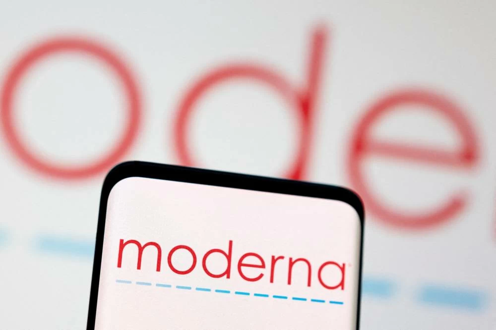 US FDA approves first mRNA flu shot from Moderna