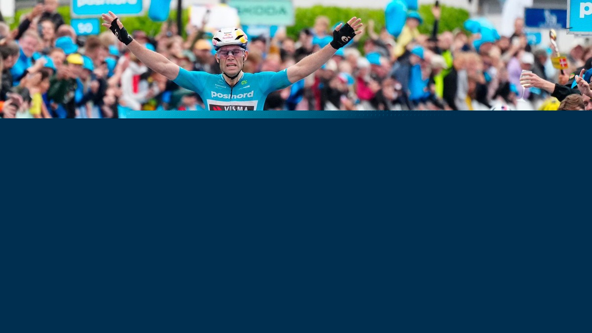 Kubiš ako jediný držal tempo s favoritom. Van Aert dominoval aj do tretice