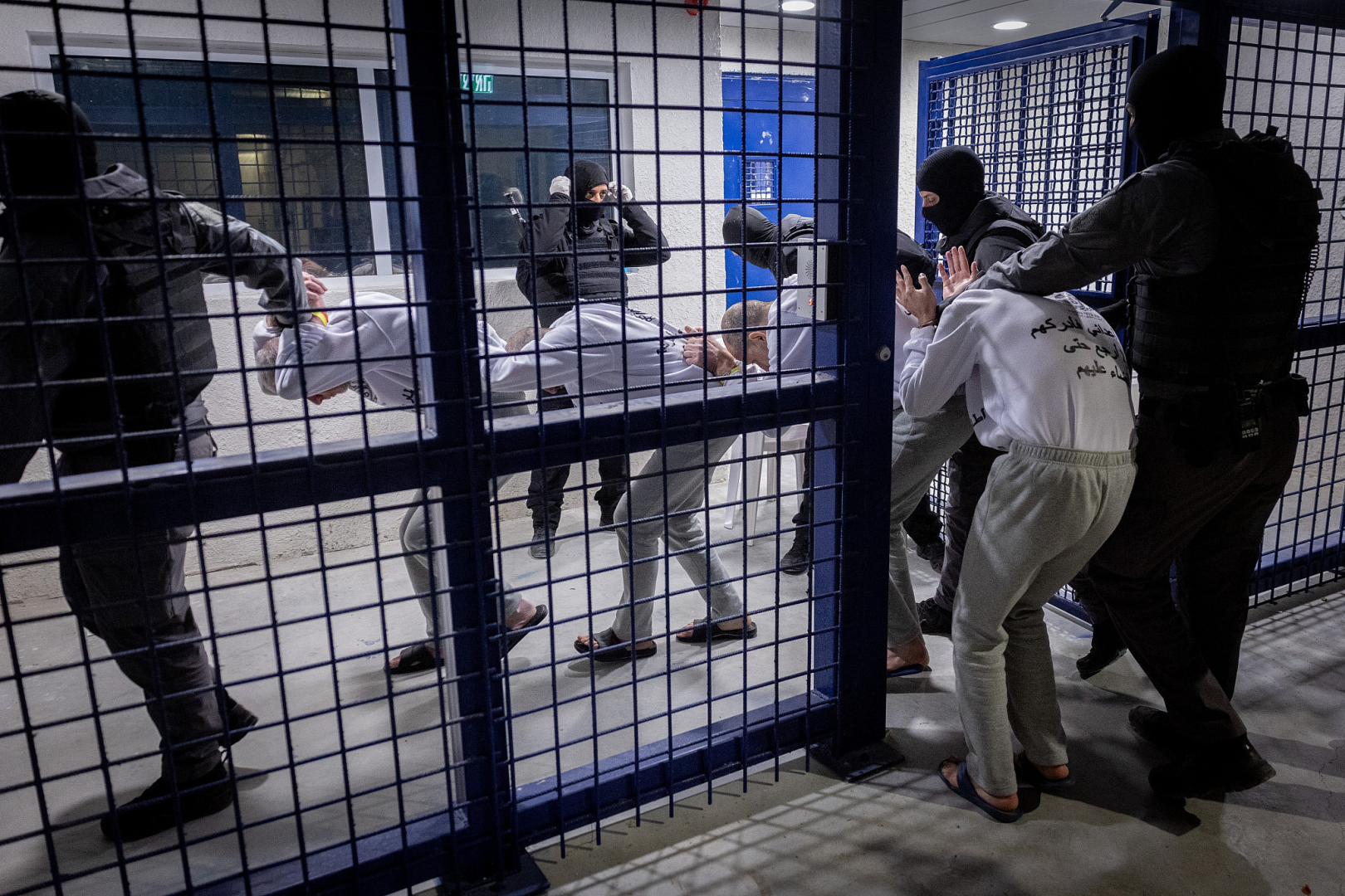 Death toll of Palestinians in Israeli prisons reaches 328, Commission says