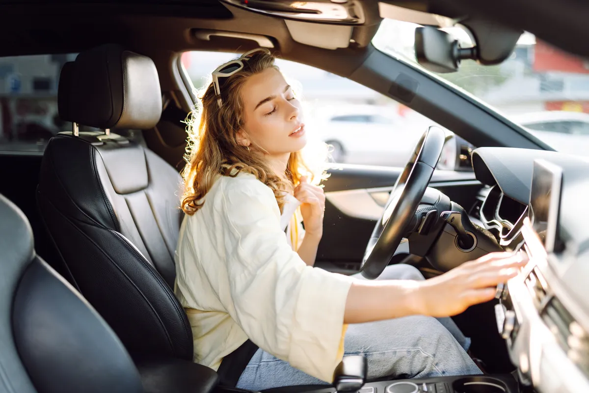 Rashladite auto koji je stajao na suncu trikom od 15 sekundi - klimu uključite kasnije