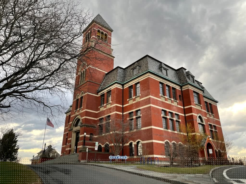 Election 2025: Incumbent Hirsch faces former mayoral candidate Denny in Kingston Ward 9 Common Council race