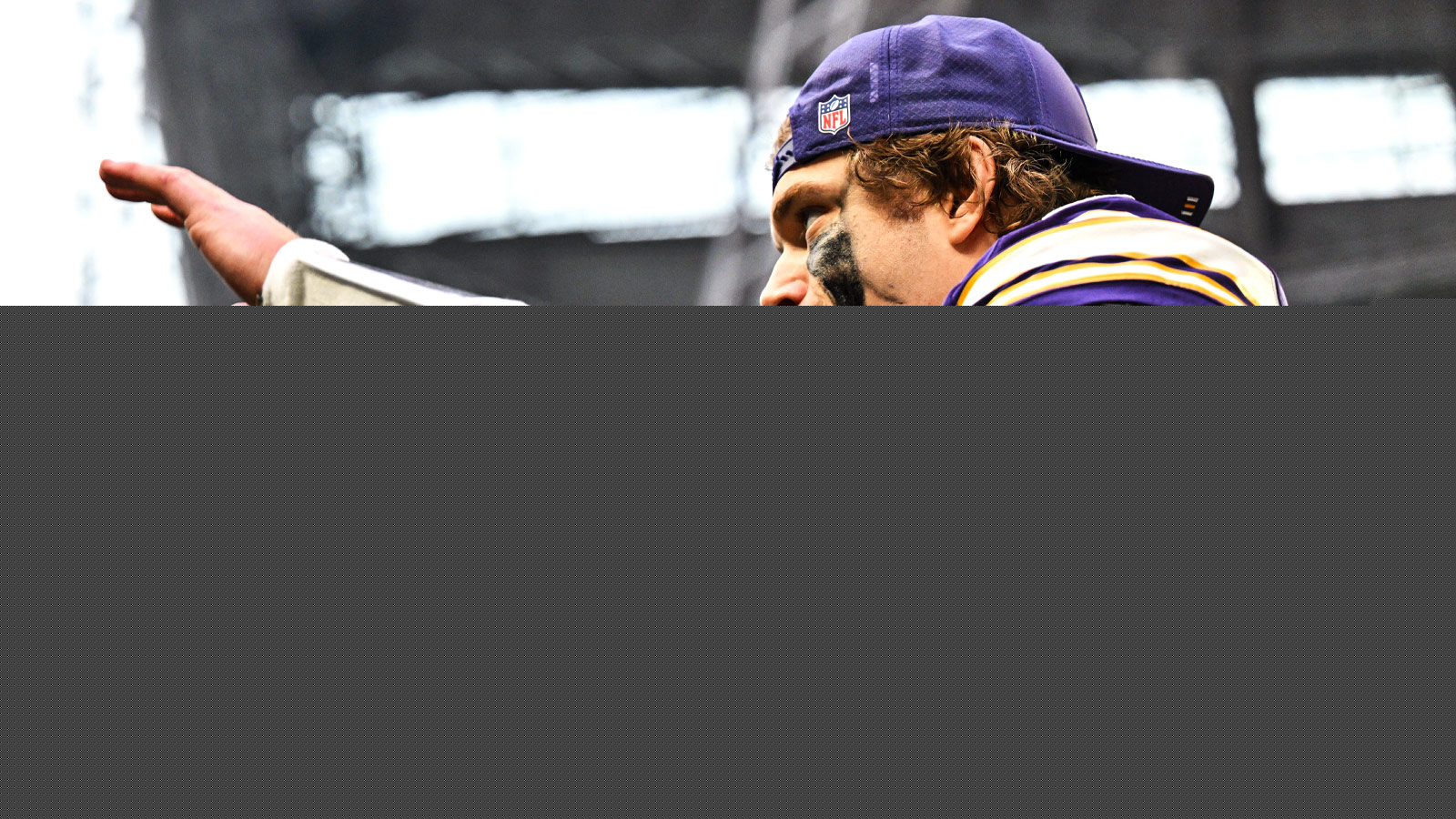 Mike Florio calls out ‘card-carrying Michigan man’ Adam Schefter over Vikings’ J.J. McCarthy propaganda