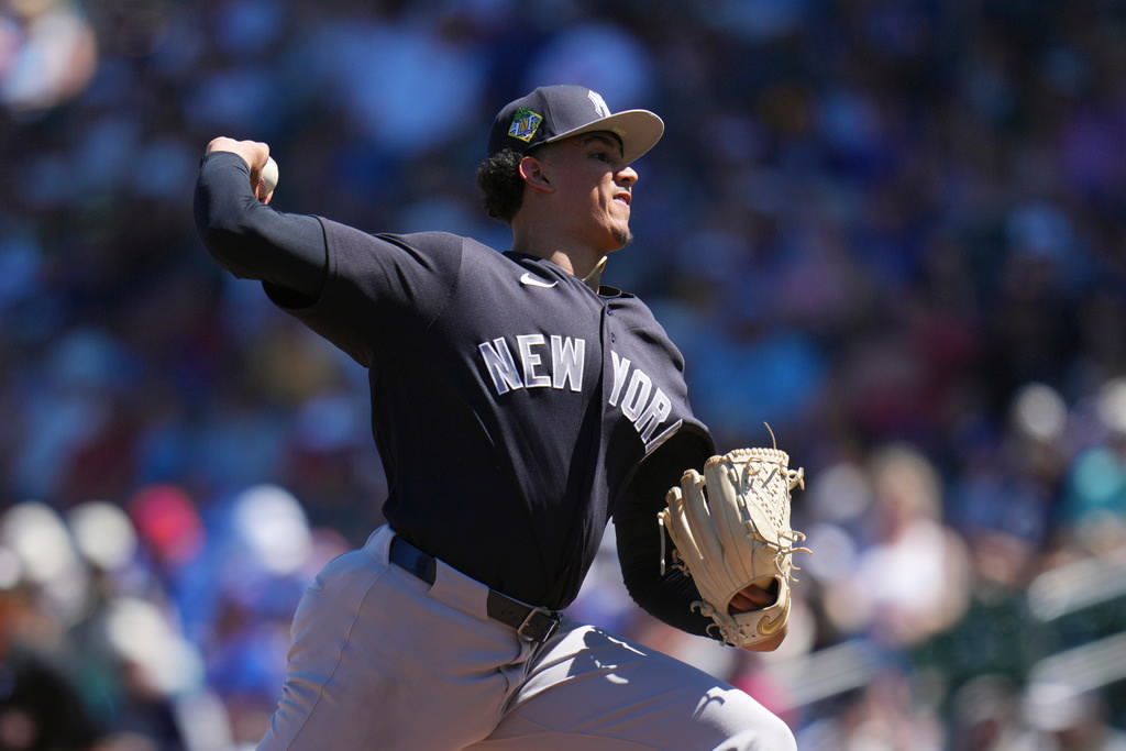 Yankees’ Carlos Lagrange resumes throwing, Dax Kilby has fans in San Diego