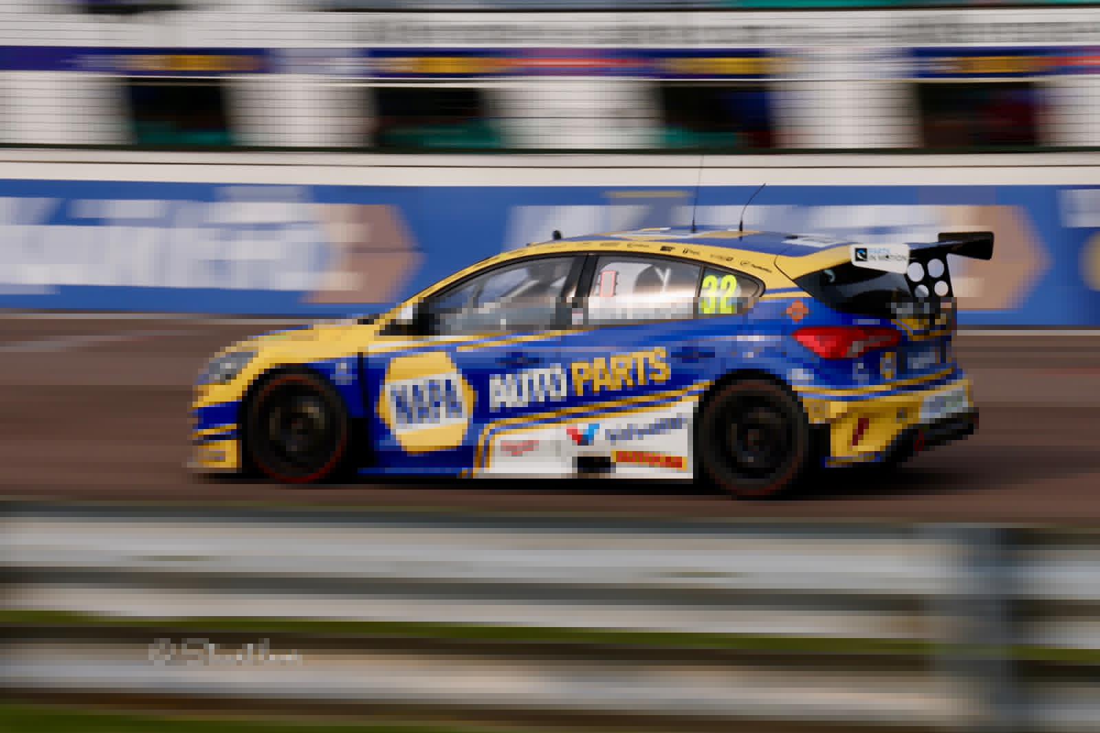 BTCC Returns to Thruxton for a Weekend of Flat-Out Action and Family Entertainment