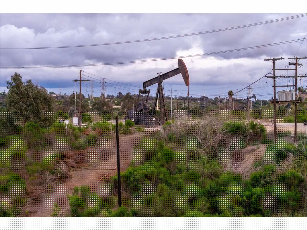 Oil on Pace for 23% Monthly Rally as US-Iran War Strains Supply