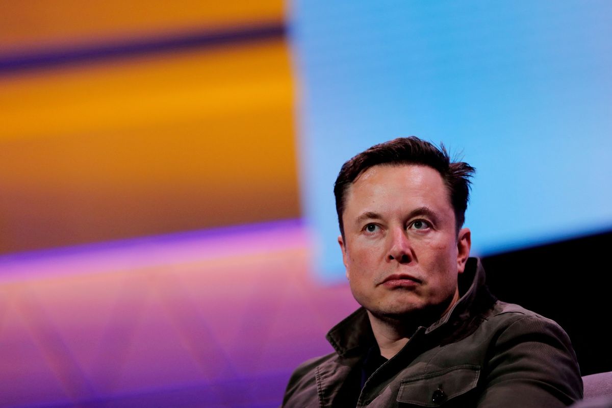 SpaceX Shares Edge Higher Ahead of Debut Earnings Report After Securing $1.6B Space Force Contract