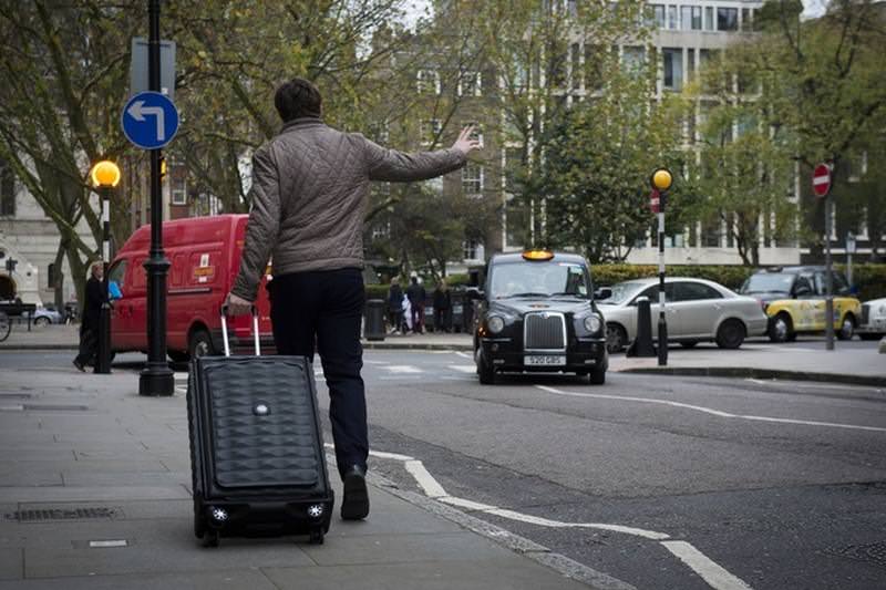 Comment on Neit collapsible hard-shell luggage keeps you connected with the world by Vivian
