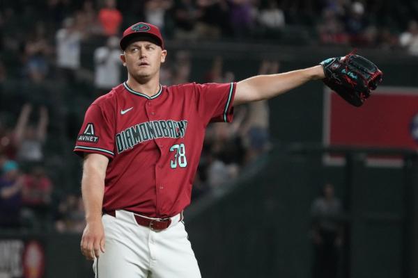 Reports: D-backs will DFA Paul Sewald, add Zack Littell