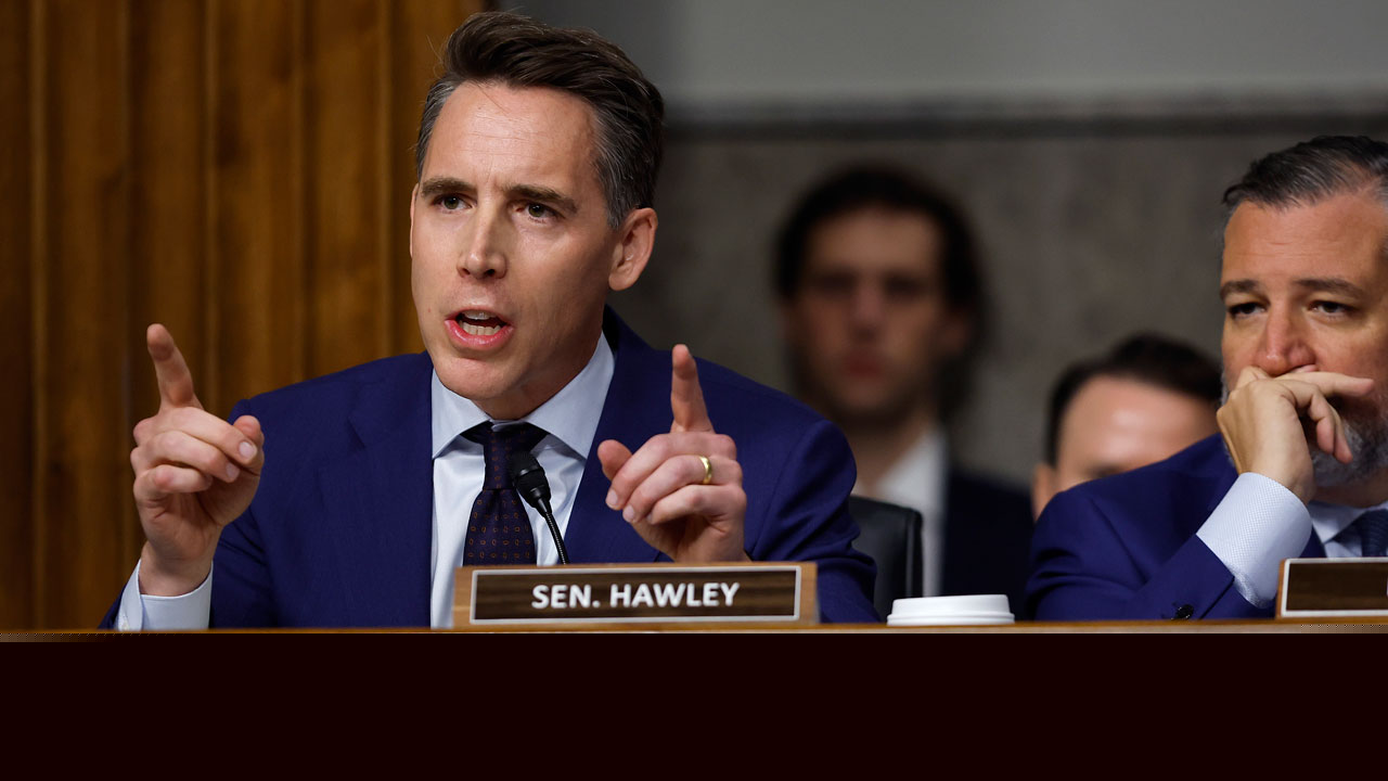 SCOOP: Hawley Moves to Ban Federal Cash Prizes After Accusing Fauci of Profiting During Pandemic