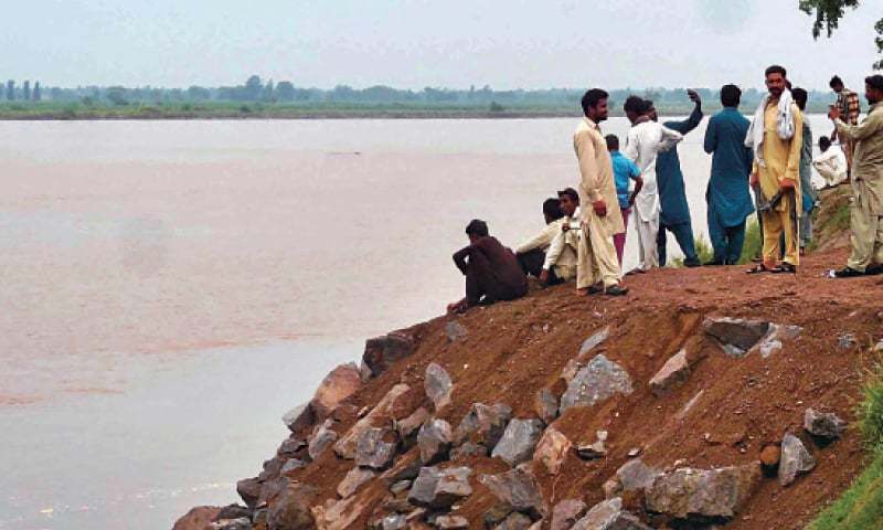 High-level flood hits Nullah Dek in Zafarwal