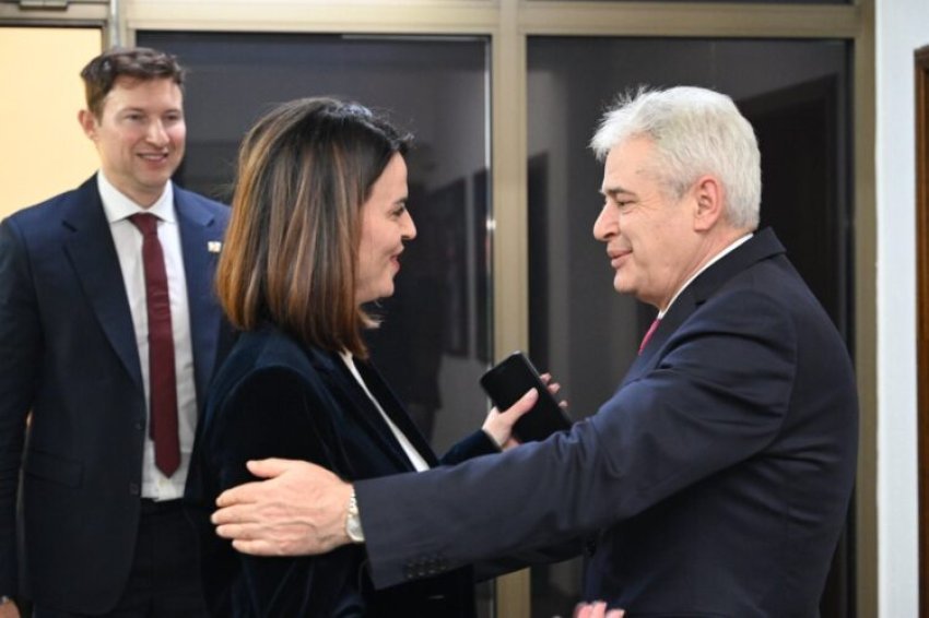 Ahmeti priti ministren e punëve të brendëshme të Shqipërisë, Albana Koçiun