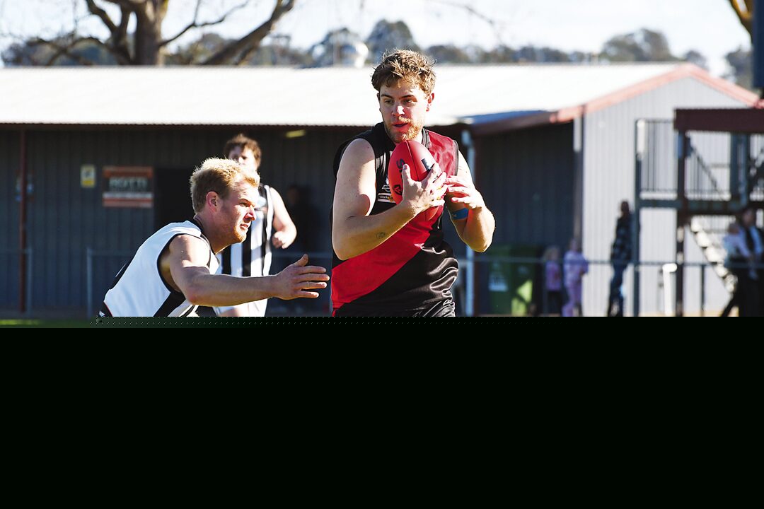 Bombers hold of Magpie charge