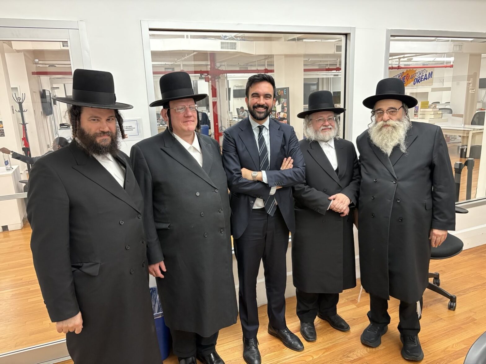 Crece la preocupación en la comunidad judía de Nueva York por posibles designaciones de hombres jasídicos en la oficina contra el antisemitismo