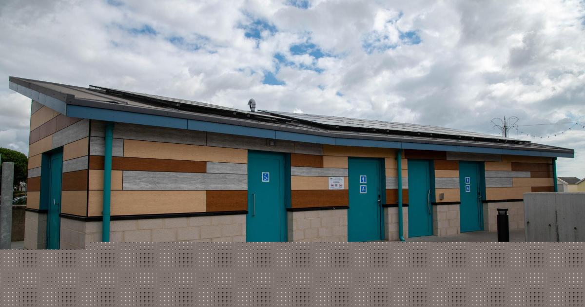 'Heartbreak' as seaside public loos left a 'health hazard'