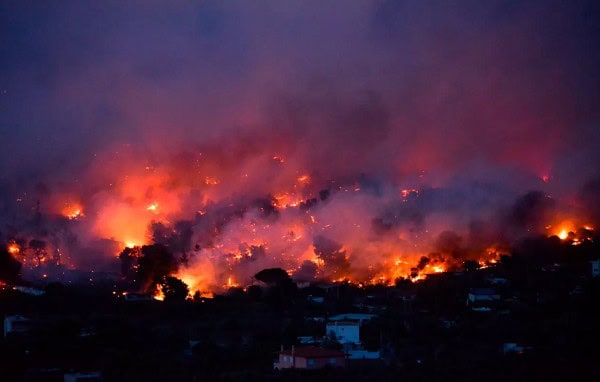 FT: Costurile incendiilor din Europa se ridică la 3 mld. €
