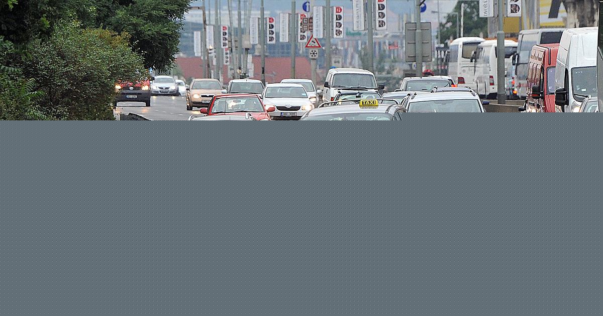 Zprávy ČRo Ostrava: Ve Frýdku–Místku připravují bezpečnější křižovatku, hotovo bude v září. Řidiči musí počítat se zúže… (audio)