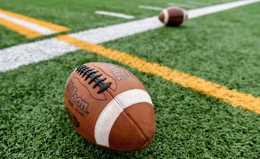 HS FOOTBALL: West Scranton starts fast, holds off Western Wayne