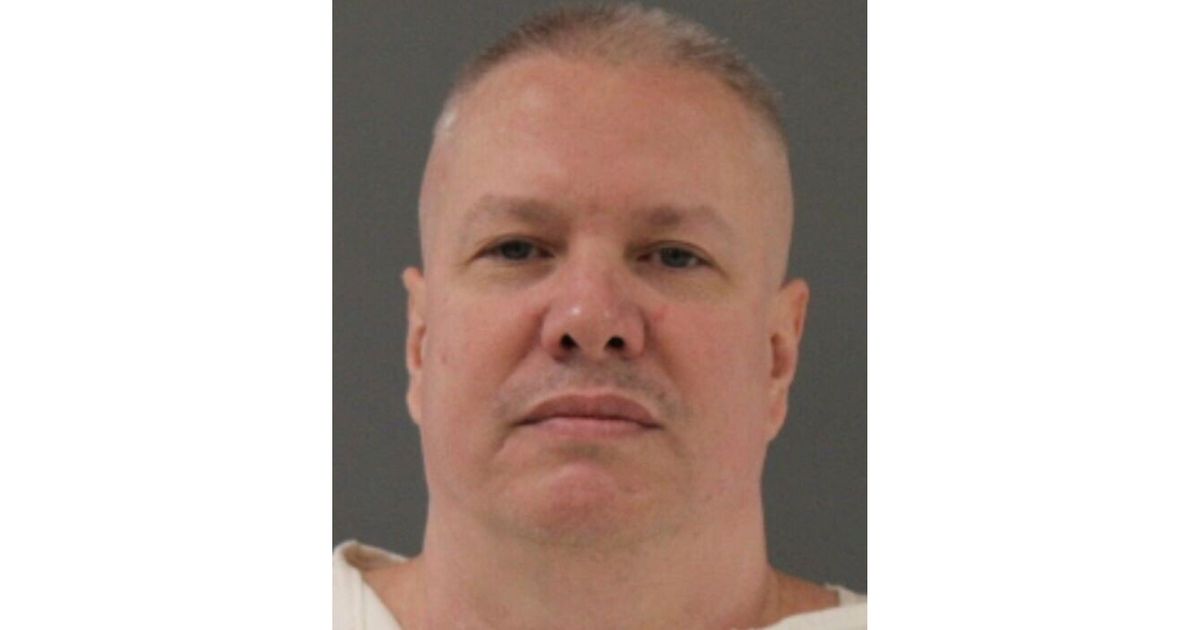 Double murderer who fled jail begs for forgiveness — before he's given jab on death row