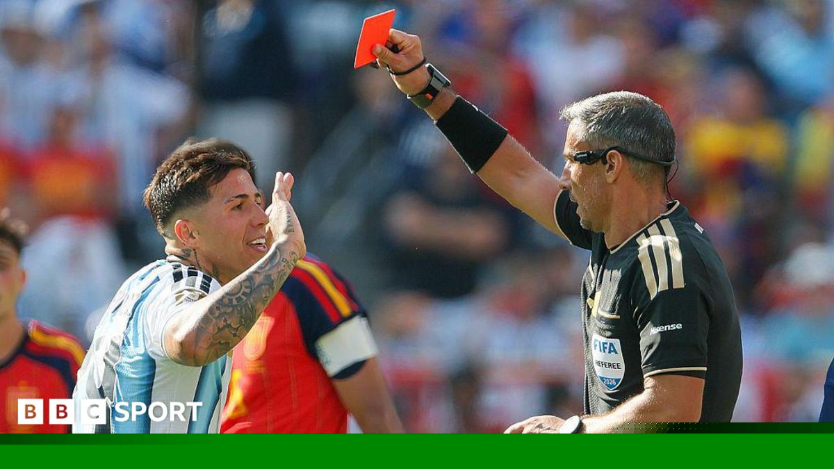 Fernandez defends Argentina as Messi questions remain