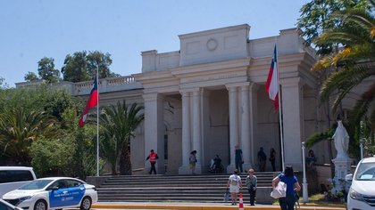 Reportan “accidente eléctrico” en Hospital del Salvador en Providencia