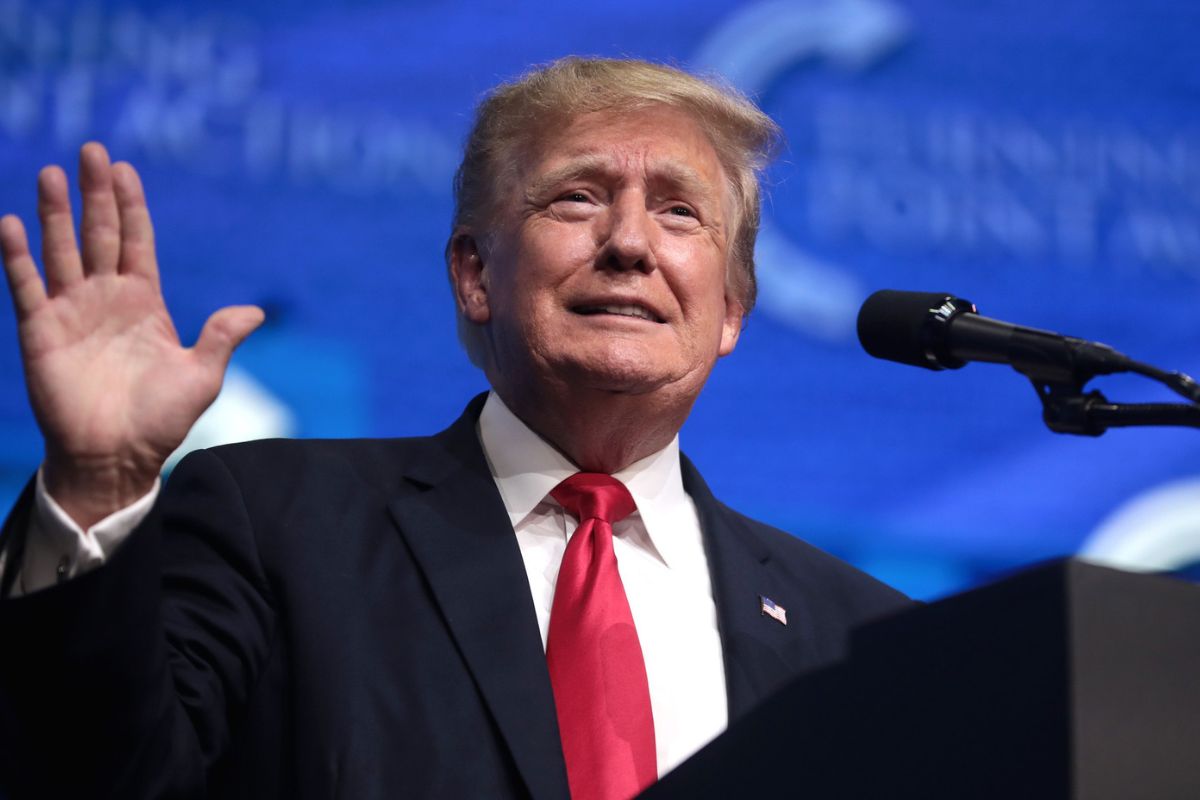 Donald Trump Dementia Fears Erupt as Therapist Warns President May Refuse All Medical Attention