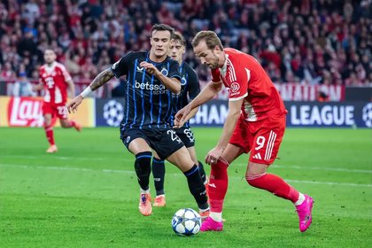 United eye surprise move for 20-yo midfield dynamo who lit up Champions League this week – report