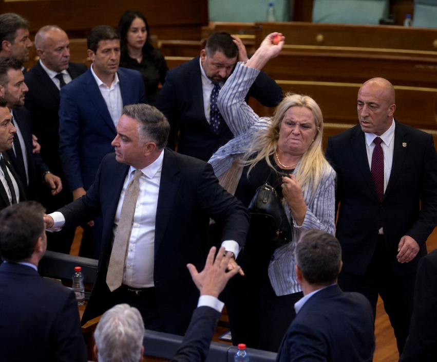 Veza në Kuvend, veprim spontan apo skenar i menduar? Pyetjet që çojnë te Ramush Haradinaj