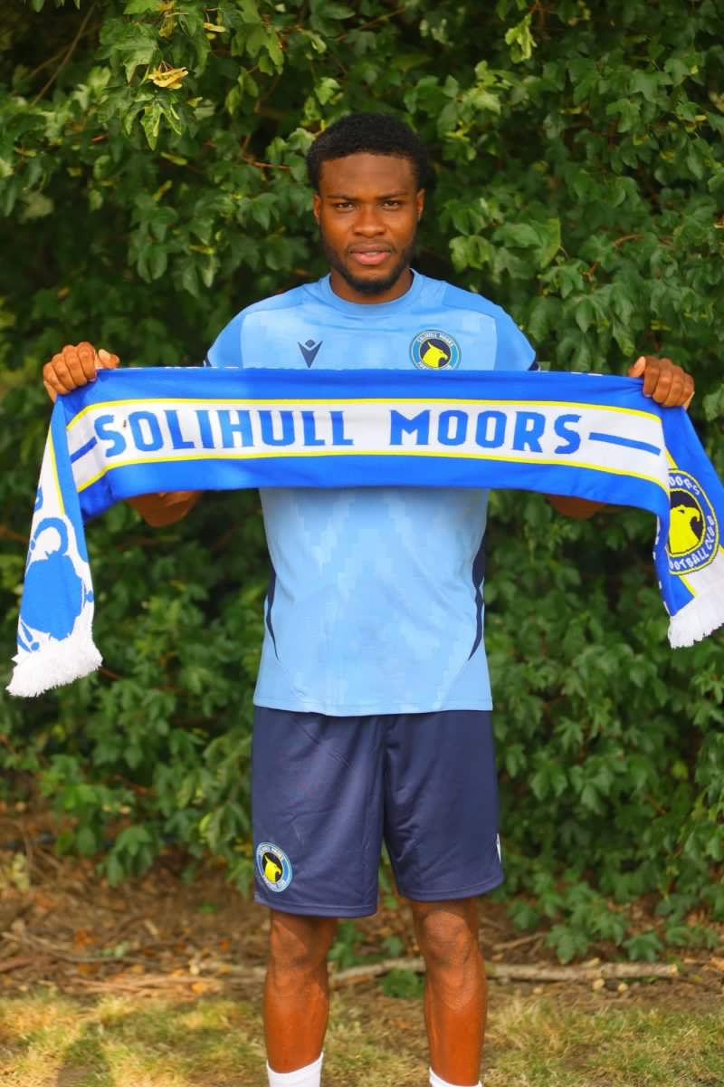 FOOTBALL - Solihull Moors sign defender Tyrell Warren
