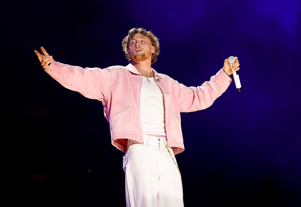 Bailey Zimmerman Cancels European Tour for “Important Family Matters”