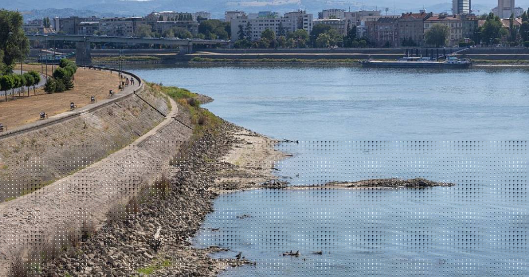 Onda de calor recorde na Europa seca o rio Danúbio e causa crise energética na região
