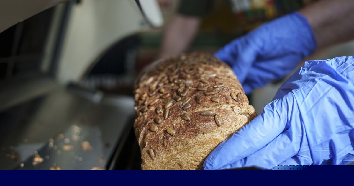 When food banks need bread, 900 home bakers answer the call
