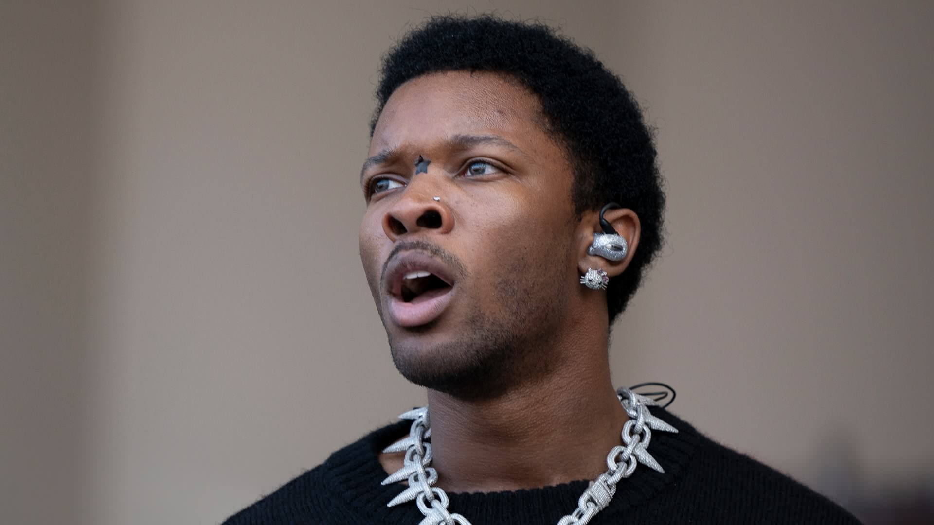 Singer D4vd ‘caught deleting posts about his lyrics’ after teen’s body found in his Tesla & Reddit users spot key detail