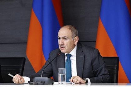 Pashinyan defends policy on Karabakh, urges clarity