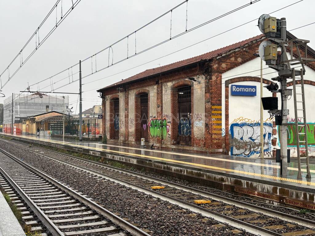 “In stazione a Romano mancano gli ascensori”. Rfi replica: “Sono in arrivo”