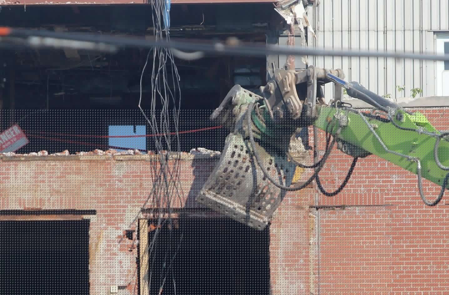 Another brick off the wall – PHOTO GALLERY