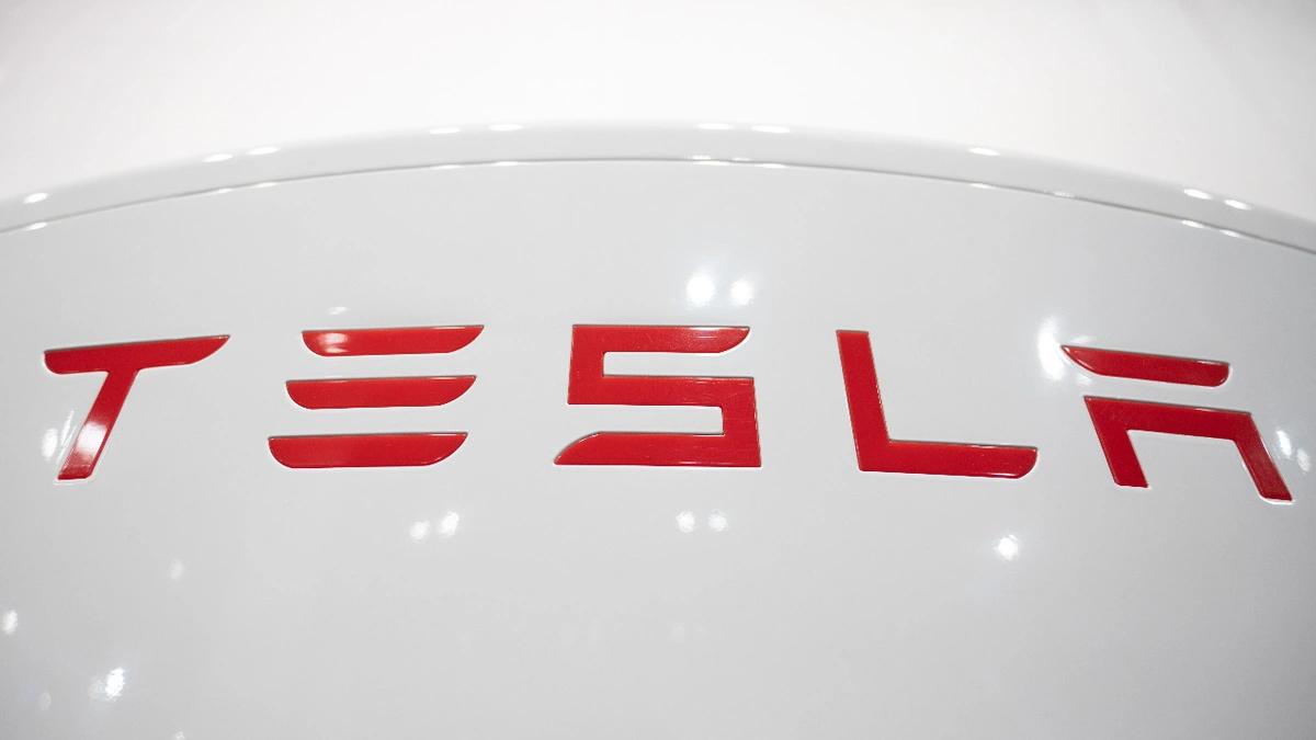 Musk muss Pläne nach hinten schieben: Tesla mit weniger Gewinn und höheren Kosten