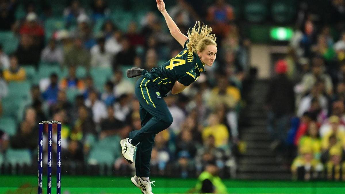 Garth fires Rockets into orbit with 4-23 onslaught