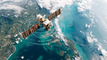 Într-o ordine globală care pe Pământ se destramă, sateliţii din spaţiul cosmic devin indispensabili pentru guverne