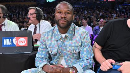 Floyd Mayweather in 'Talks' of Risking 50-0 Undefeated Streak After Mike Tyson Fight