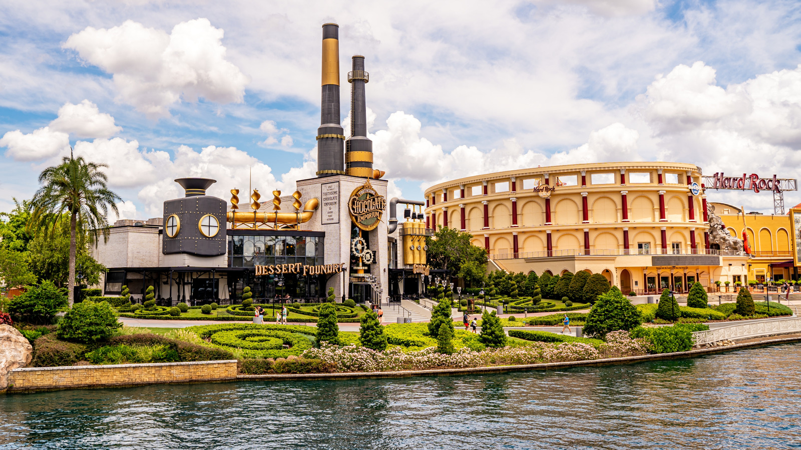 Universal Studios' Answer To Disney Springs Is A Giant Entertainment Hub Surrounding A Dazzling Lagoon