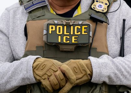 Federal judge orders lawful refugees to be flown back to Minnesota, released