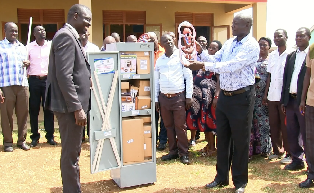 Government boosts science learning with new primary school kits